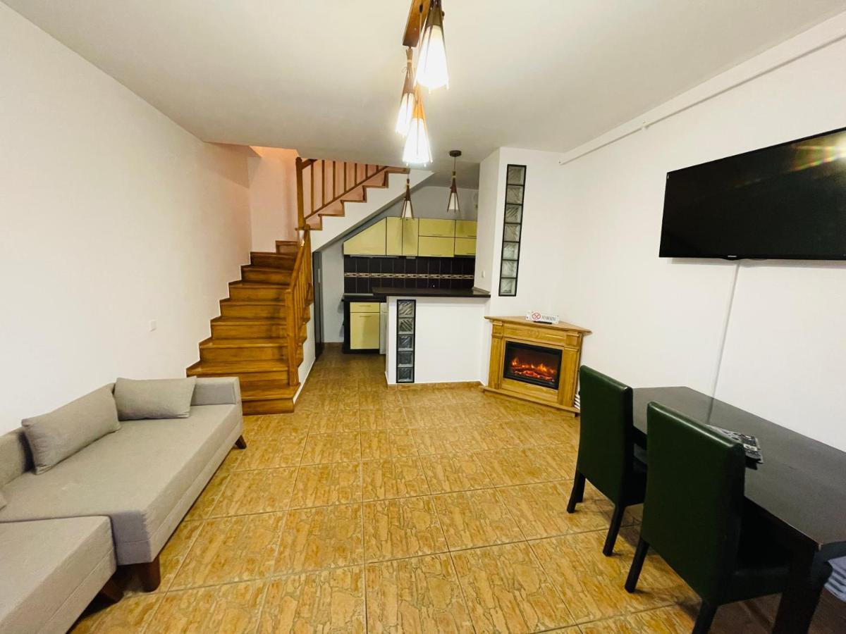 Apartamento Casa cu Balcon Braşov Exterior foto